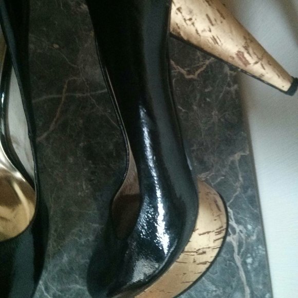 Patent Black & Gold Cork Platform Heels Size 6.5 - Picture 12 of 16